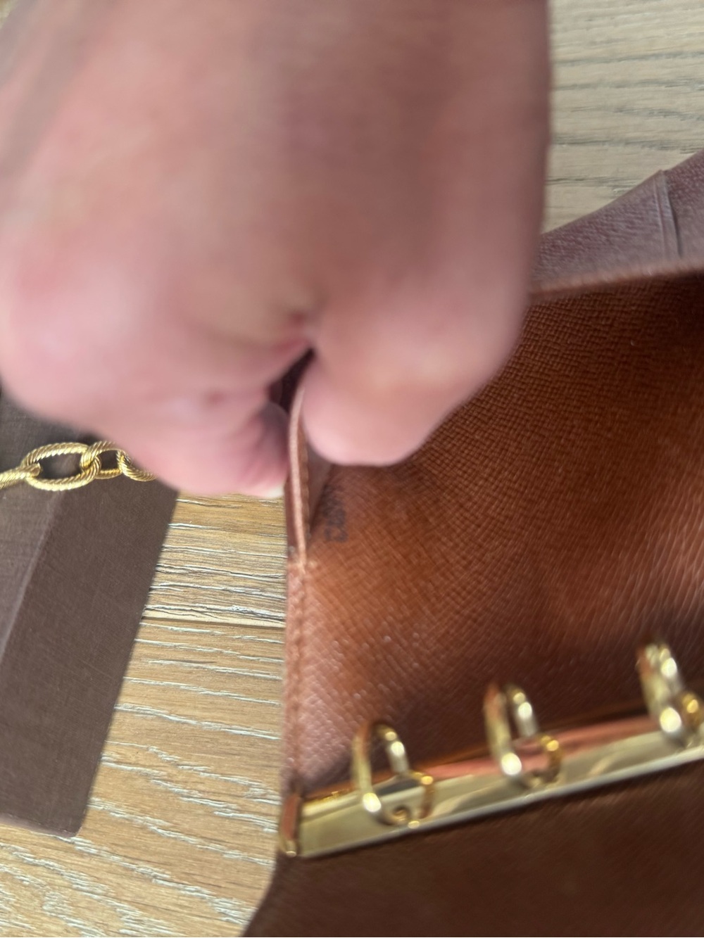 Louis Vuitton Agenda - Picture 6 of 7